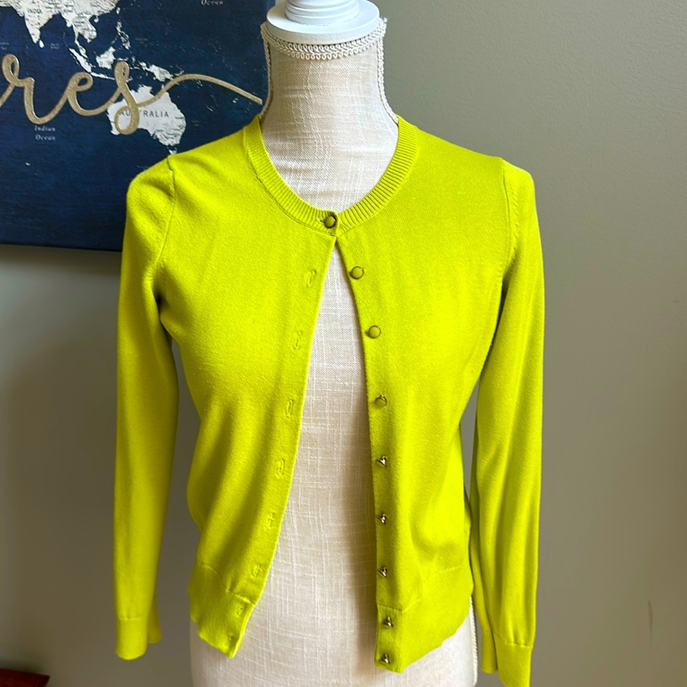 Lime green cárdigan
